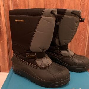 Columbia Powderbug Plus Youth Boots Black / Grey Size 6